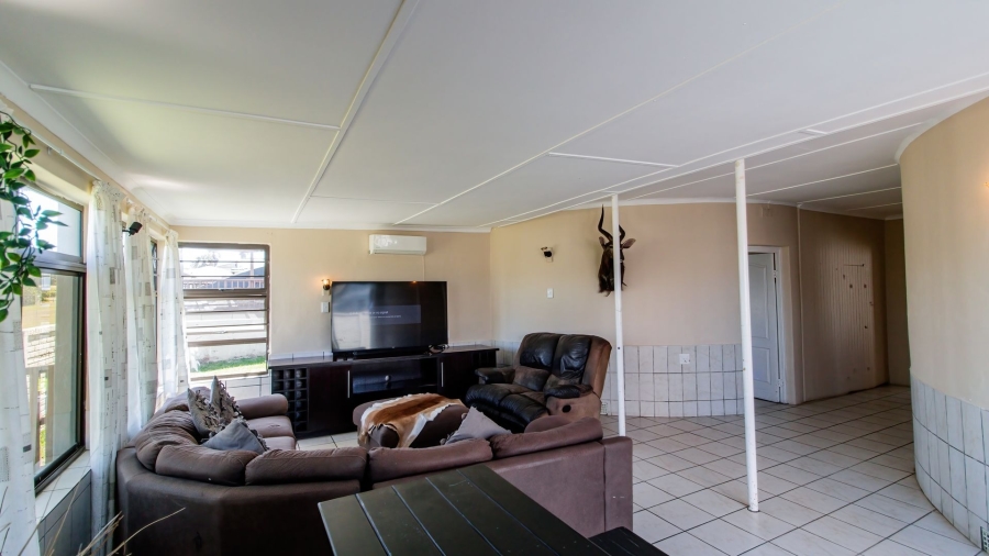 3 Bedroom Property for Sale in Kidds Beach Eastern Cape